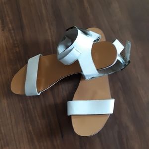 Sandals for women size 7 (3)